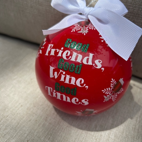Red‎ and White Holiday wine Ornament with Friends Message - Picture 2 of 6